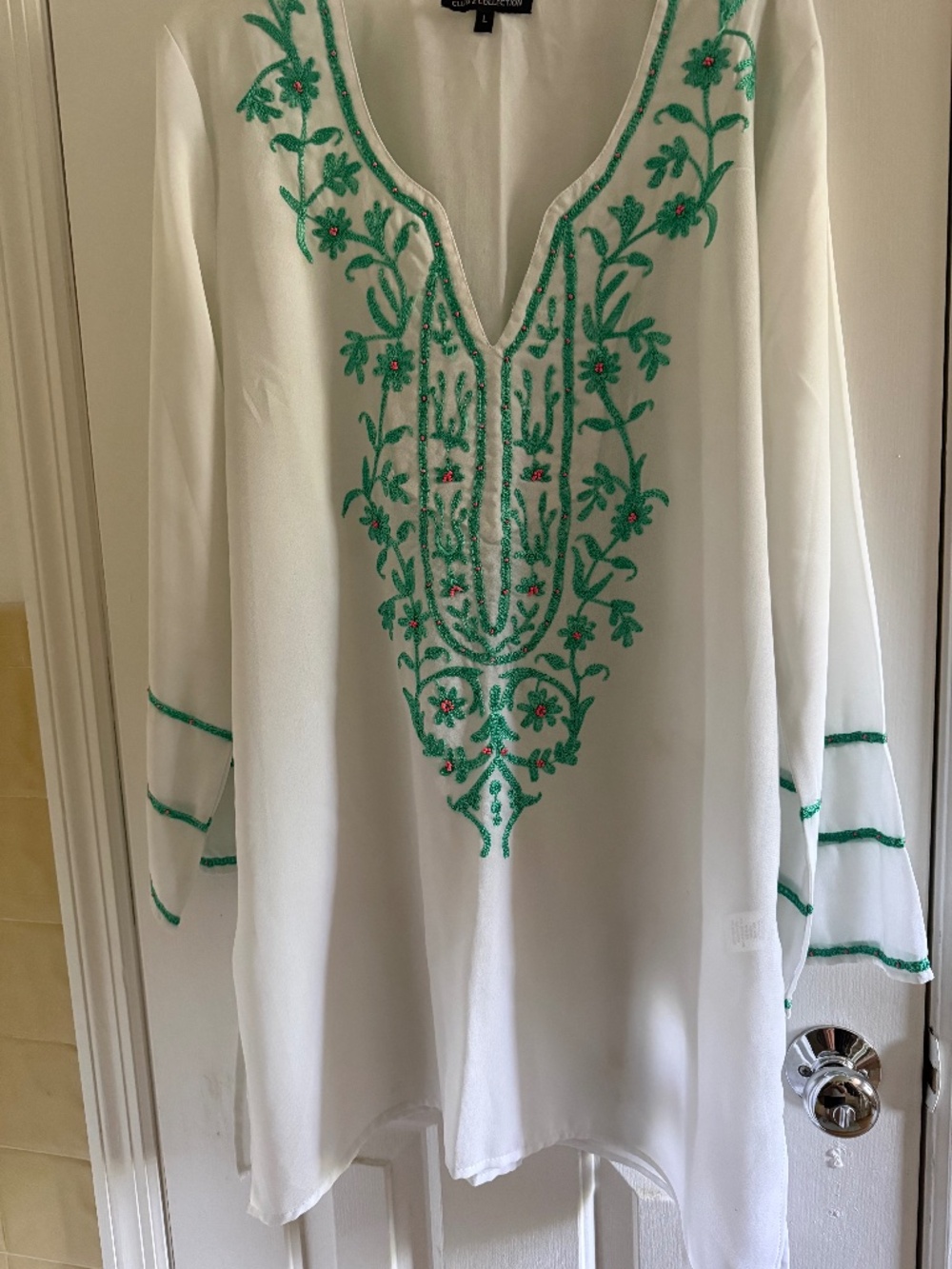 BEACHY COVER UP-WHITE LONG SLEEVE WITH SEAFOAM EMBROIDERY -BEAUTIFUL AND ELEGANT